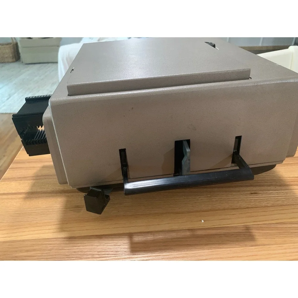 Argus 538 Slide Projector 4 Inch f:3.5 Lens Rare Vintage Retro y2k New Bulb